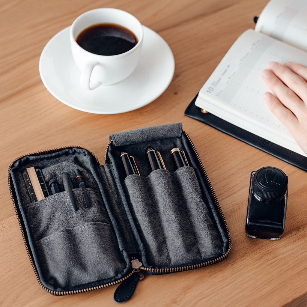 &LIEBE ジップペンケース 栃木レザー スムースブラック