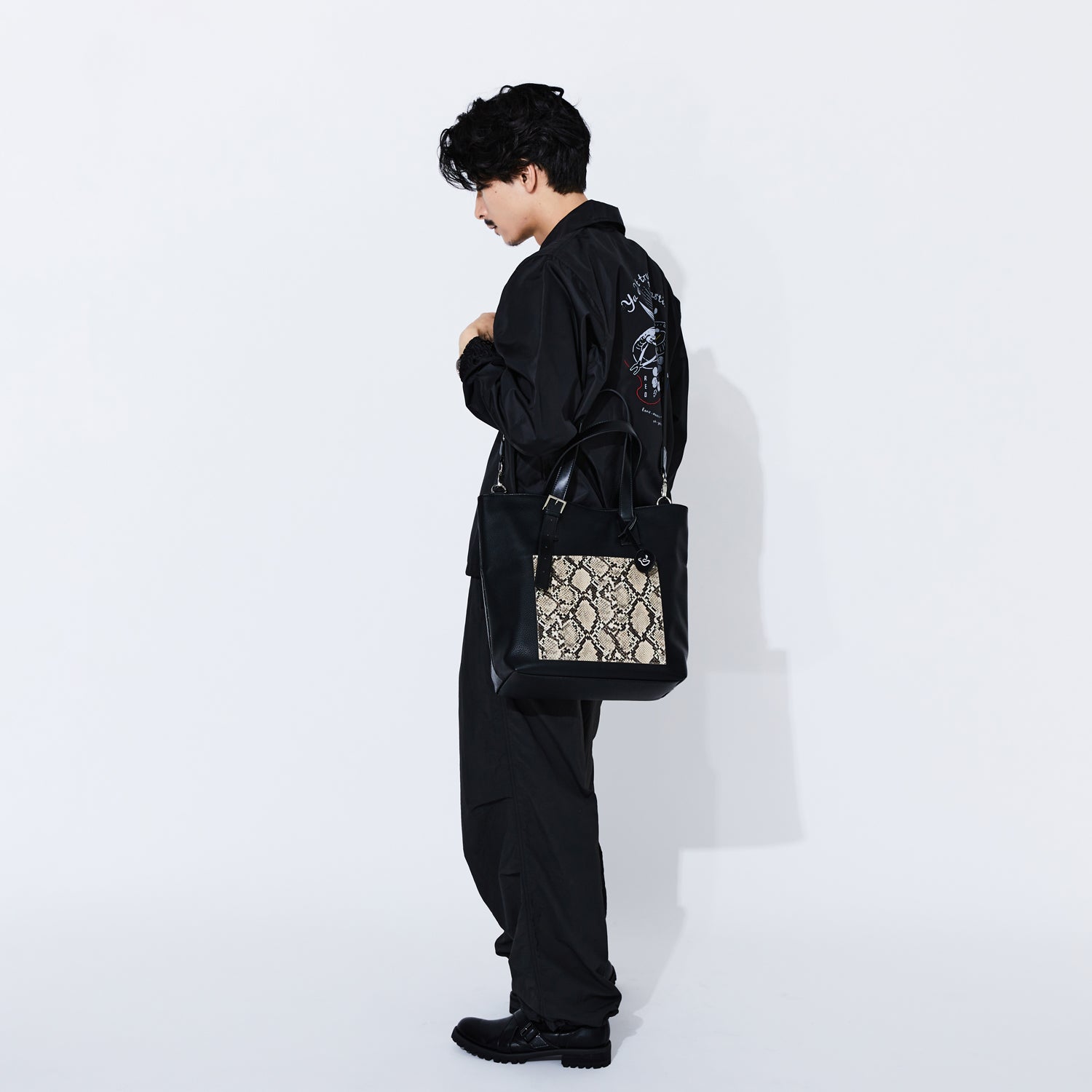 真島吾朗 モデル トートバッグ 龍が如く 龍が如く | SuperGroupies