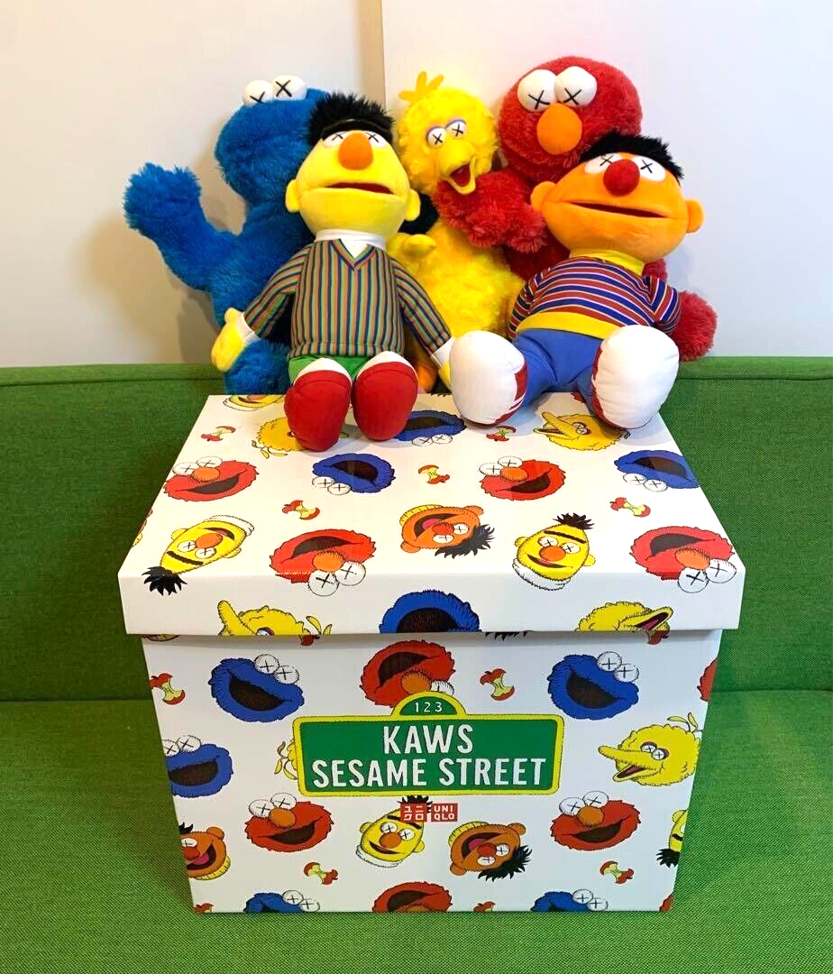 Kaws x UNIQLO Sesame Street Plush Doll Complete Box LIMITED 5 set