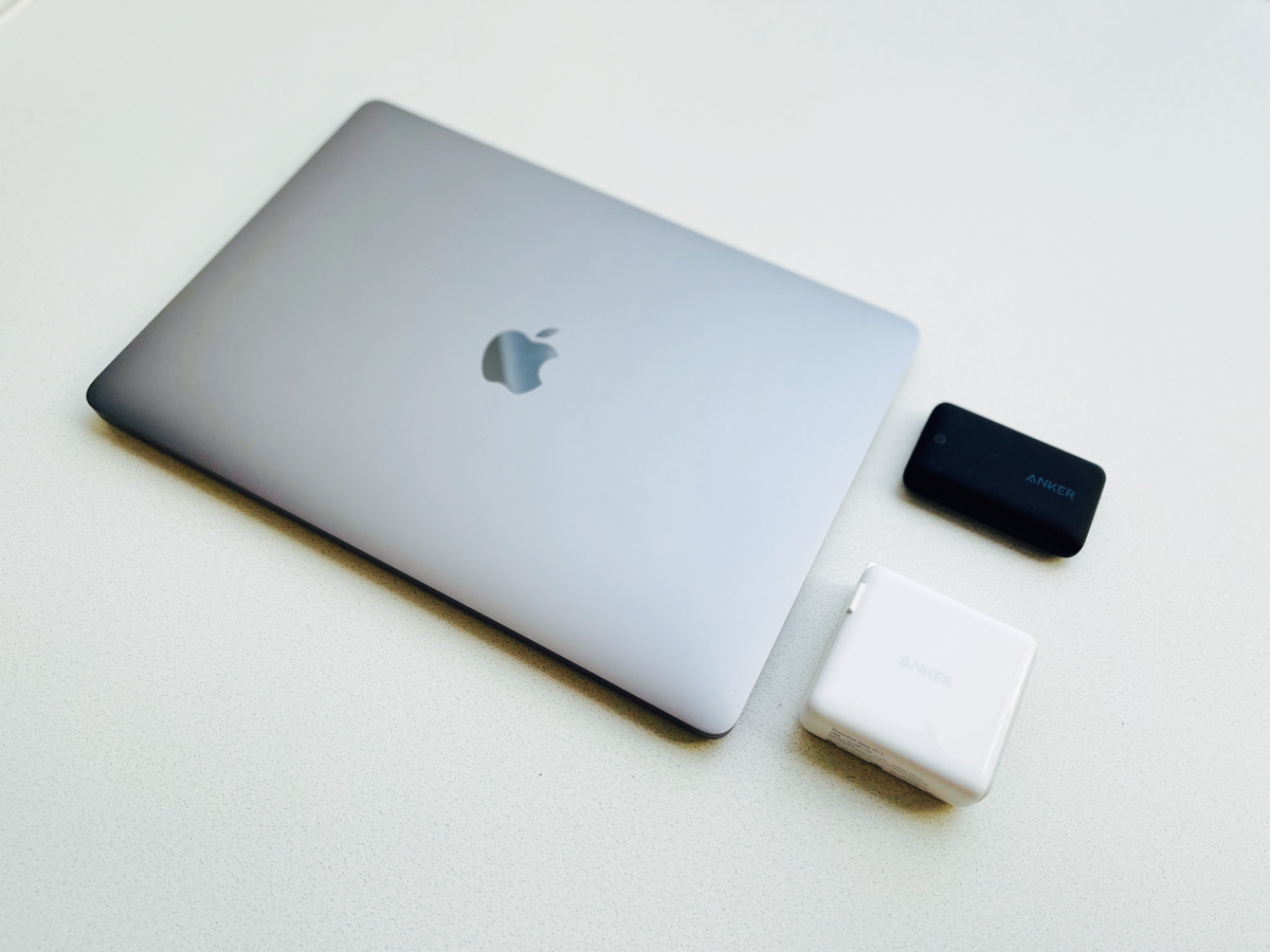 MacBook 配送 スペースグレー 本体 充電器付き MacBook Pro スペース
