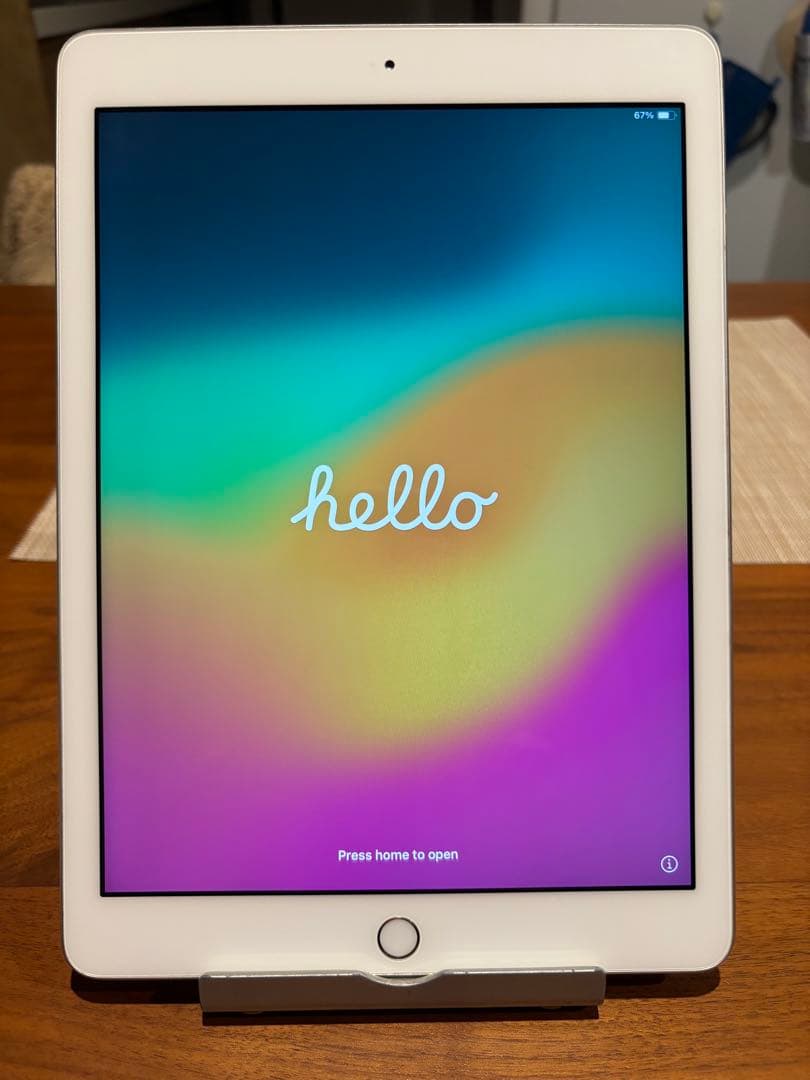 【美品】Apple iPad 第6世代Wi-Fiモデル 128GB シルバー Amazon.co.jp: 【整備済み品】 Apple iPad (第6世代) Wi-Fi 128GB