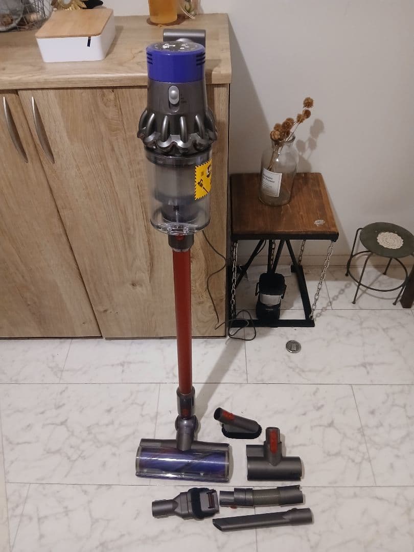 ひ*け様 Dyson V10 SV12 レッド ダイレクトドライブヘッド付 付属 ひ*け様 Dyson V10 SV12 レッド ダイレクトドライブヘッド付 付属 ひ*け