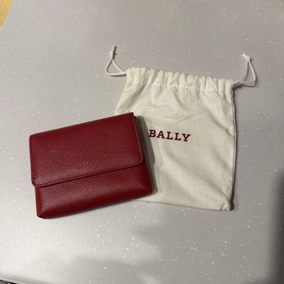 新品未使用　BALLY 赤 レザー 保存袋付き　トランプ 新品未使用 BALLY 赤 レザー 保存袋付き トランプ 新品未使用 BALLY 赤